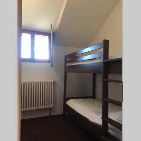 Un Dans Un Château En Montagne été Et Hiver Jausiers